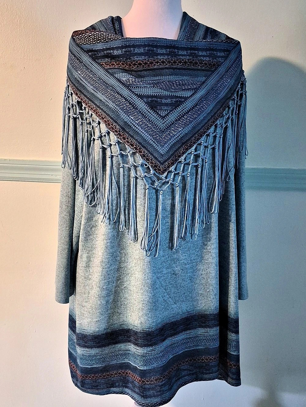Cactus + Pearl Geometric Fringe Blouse in Gray & Blue Size XXL